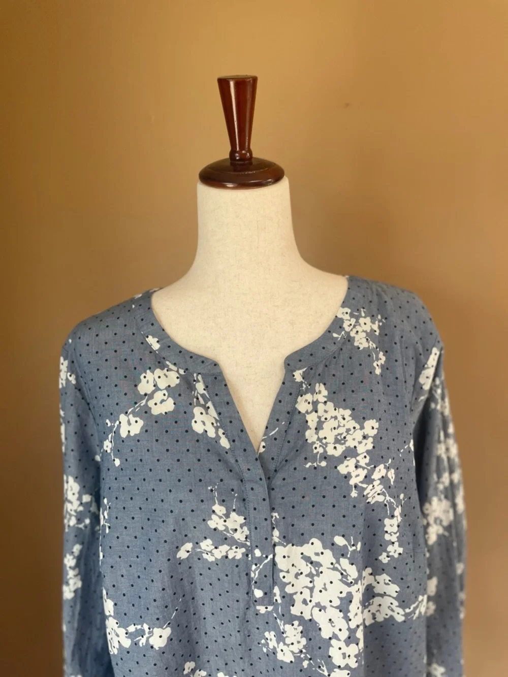 Talbots Floral Chambray Swiss Dot Blouse Top Size 1X V Neck Spring